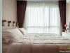 ห้องนอน กับม่านจีบและวอลล์ สีน้ำตาล 06 @ G Style Condo รัชดา – ห้วยขวาง