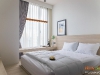 ห้องนอนสไตล์ Zen กับผ้าม่านสีเทา 01 @ Edge สุขุมวิท 23