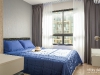 ห้องนอนตกแต่งด้วยผ้าม่านและวอลเปเปอร์ 05 @ iCondo Green Space สุขุมวิท 77
