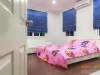 ห้องนอนเล็กกับม่านพับ 01 @ Lake Valley ชลบุรี