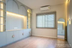 ห้องนอนกลางตกแต่งด้วยมู่ลี่ไม้ 01 @  มัณฑนา บางนา-วงแหวน