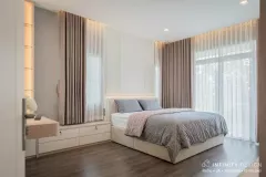 ห้องนอนใหญ่ออกแบบตามสไตล์ Mid-Century Modern 01 @ มัณฑนา พรานนก-สาย 2-บางแวก