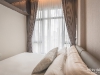 ห้องนอนตกแต่งด้วยผ้าม่าน สีเทา 03 @ Mayfair Place สุขุมวิท 50