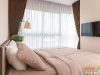 ห้องนอนใหญ่ กับม่านจีบ สีน้ำตาล 01 @ Metro Luxe พหลโยธิน-สุทธิสาร