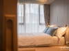ห้องนอนตกแต่งด้วยผ้าม่านลอน สีเทา 01 @ Whizdom Inspire สุขุมวิท
